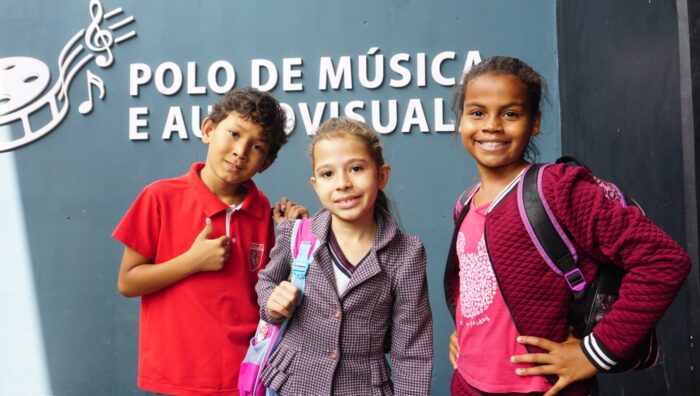 Alunos do Jardim Maitê gravam telejornal no Polo Audiovisual