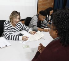 Prefeitura oficializa entrega de matrículas e garante direito de propriedade a 78 famílias