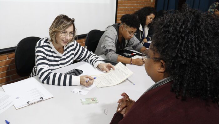 Prefeitura oficializa entrega de matrículas e garante direito de propriedade a 78 famílias