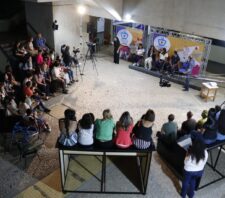‘Cola Aí – Minha Escola na TV’ comemora aniversário de três anos com edição especial