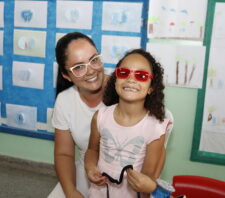 ‘Programa da Boa Visão’ faz entrega de óculos em escola da Vila Amorim