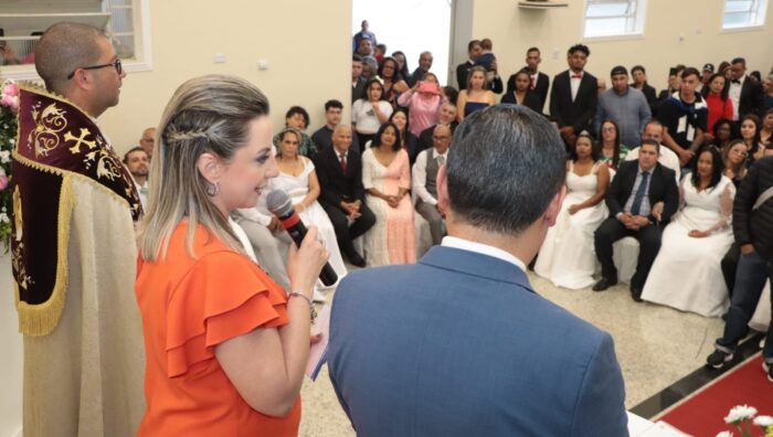 Prefeito e primeira-dama prestigiam Casamento Comunitário no Jardim Casa Branca
