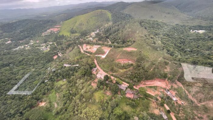 Secretaria de Meio Ambiente faz vistoria aérea de locais de preservação em Suzano