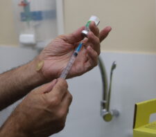 Saúde inicia aplicação da segunda dose da vacina bivalente contra Covid-19