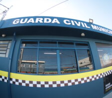 GCM recupera veículos irregulares e detém motociclista na contramão