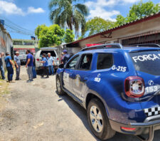 Cães são resgatados pela Secretaria de Meio Ambiente no Jardim Casa Branca