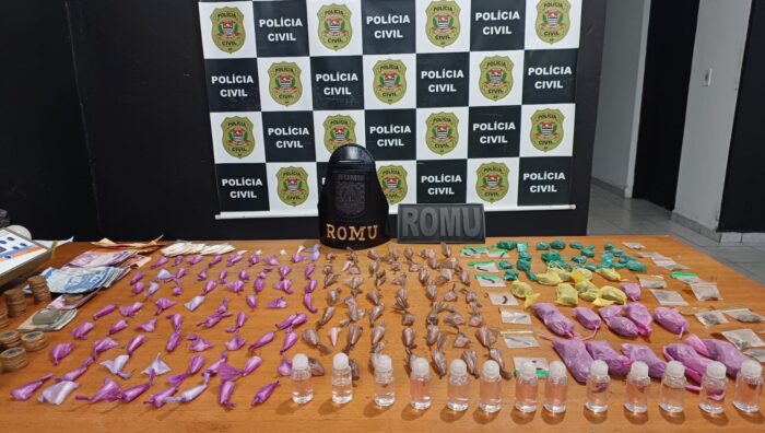 Romu encontra sacola com drogas no Jardim Cacique