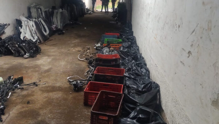 GCM de Suzano apoia agentes de Itaquá em localização de desmanche clandestino