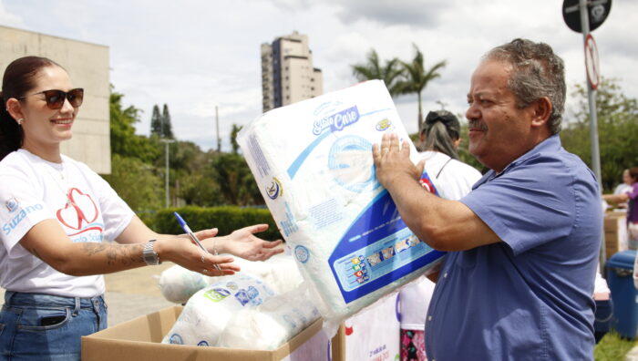 Fundo Social promove ‘Dia da Solidariedade’ com doação de alimentos e fraldas