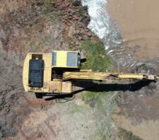DAEE inicia nova fase de desassoreamento do rio Tietê em Suzano
