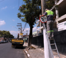 Transporte aprimora 140 pontos de sinalização em um mês