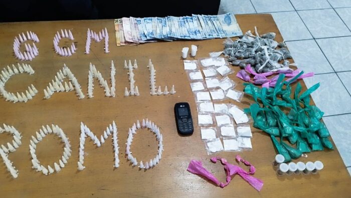GCM localiza 400 porções de entorpecentes e recupera veículo roubado