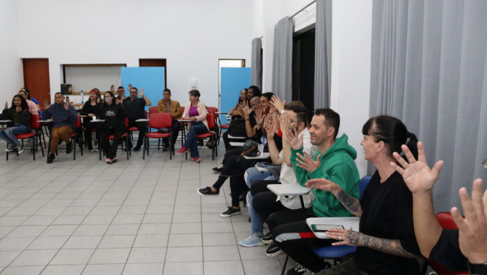 Secretaria de Educação abre inscrições para curso de Libras