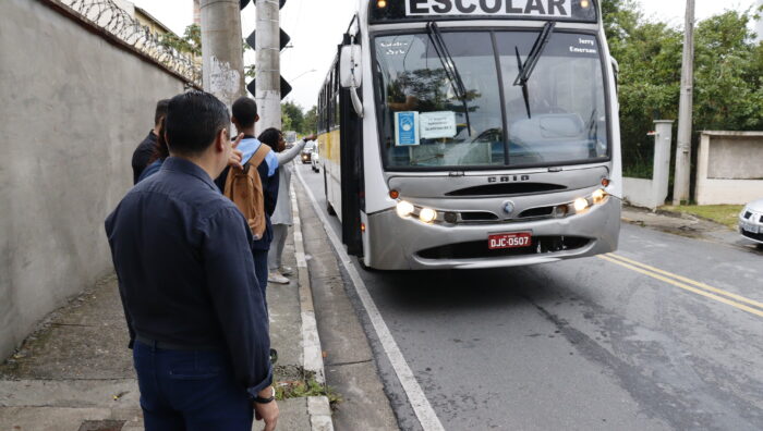 Prefeito de Suzano acompanha retomada do transporte escolar do Estado
