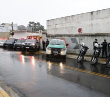 Operação captura procurado e prende dois indivíduos com arma falsa