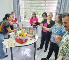 Delegação internacional visita escolas municipais integrantes do programa Perkins