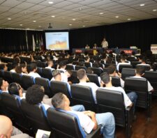 Saúde apresenta palestras sobre dengue para estudantes do Senai