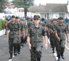 Prefeito participa da Formatura de Matrículas no Tiro de Guerra
