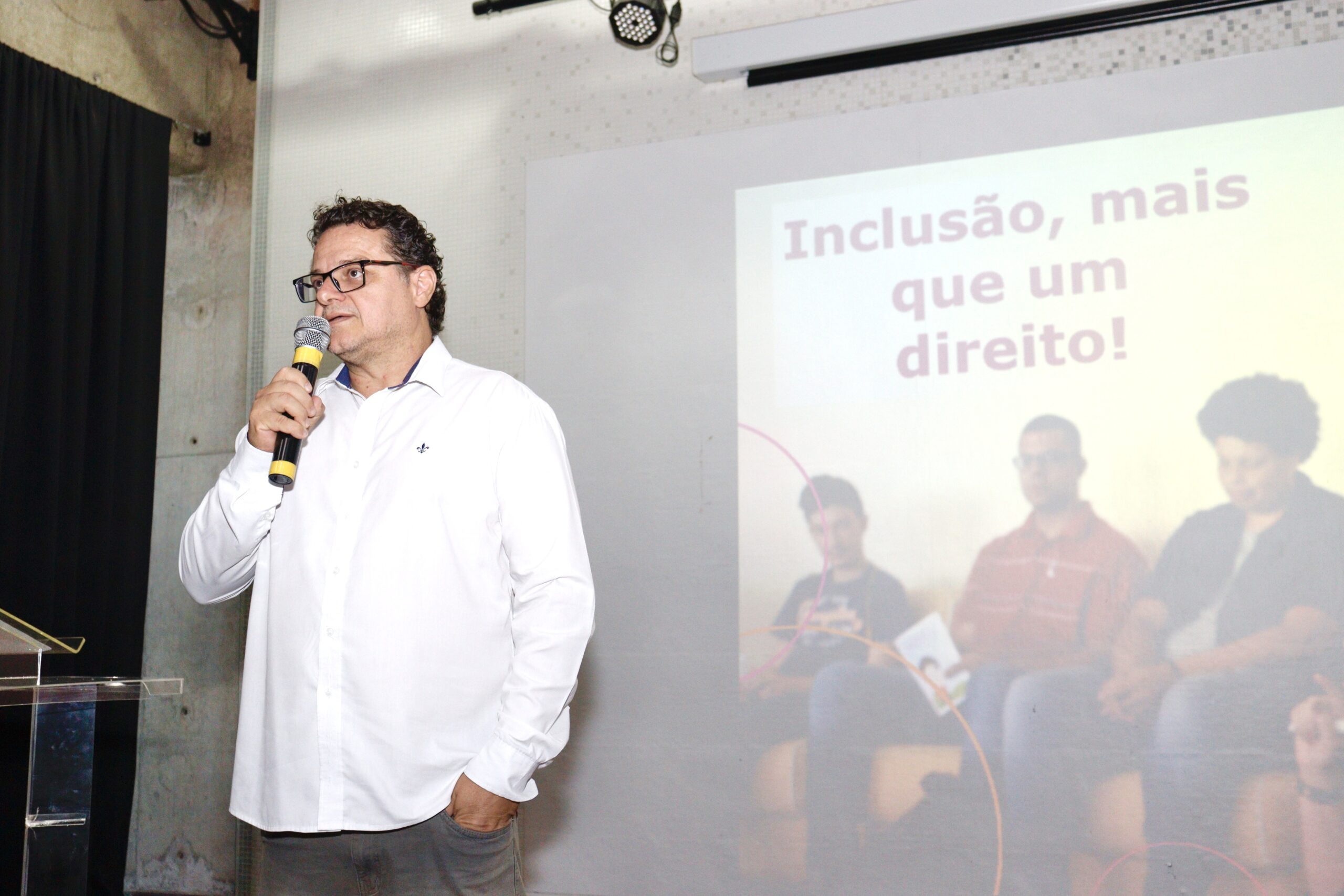 Servidores completam formação sobre atendimento a pessoas com deficiência