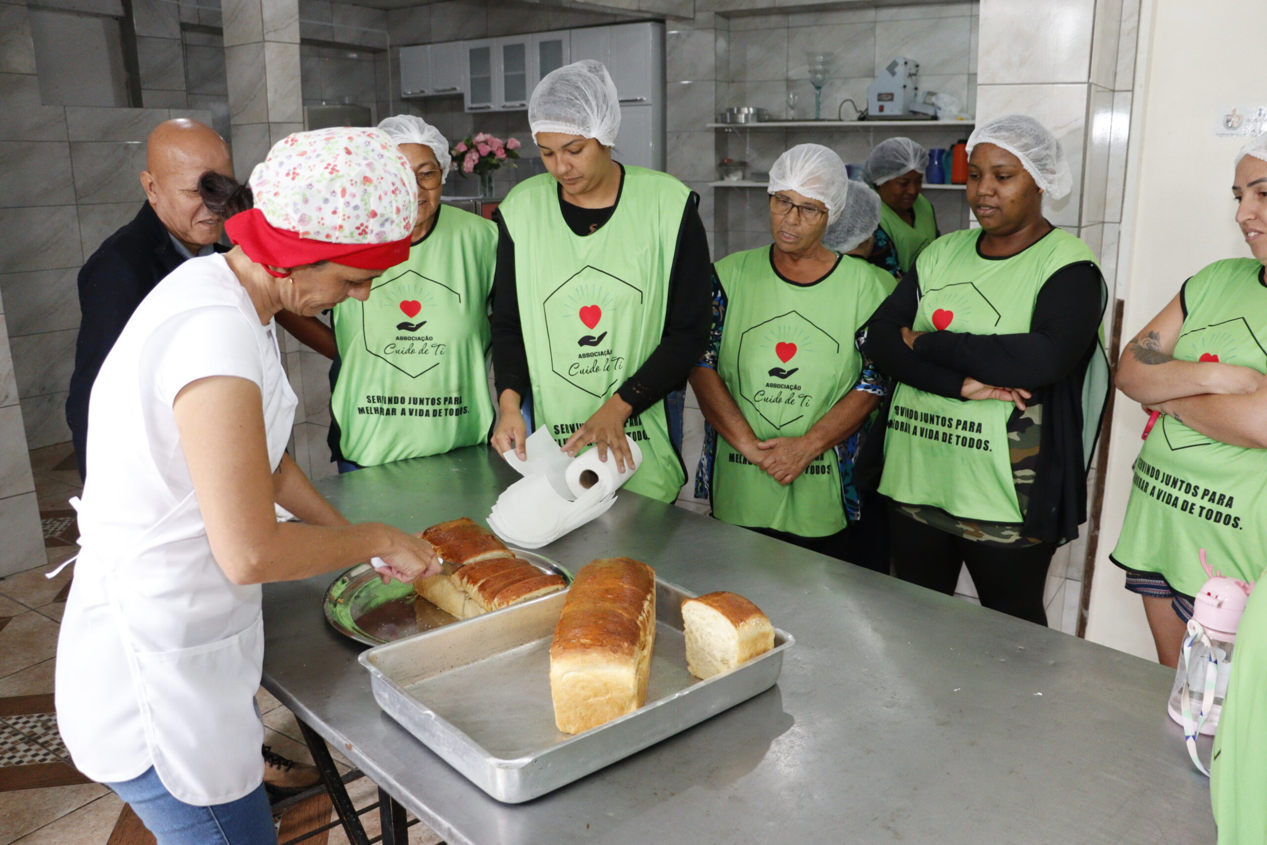 Saspe e associação ‘Cuido de Ti’ promovem curso de confecção pães e bolos