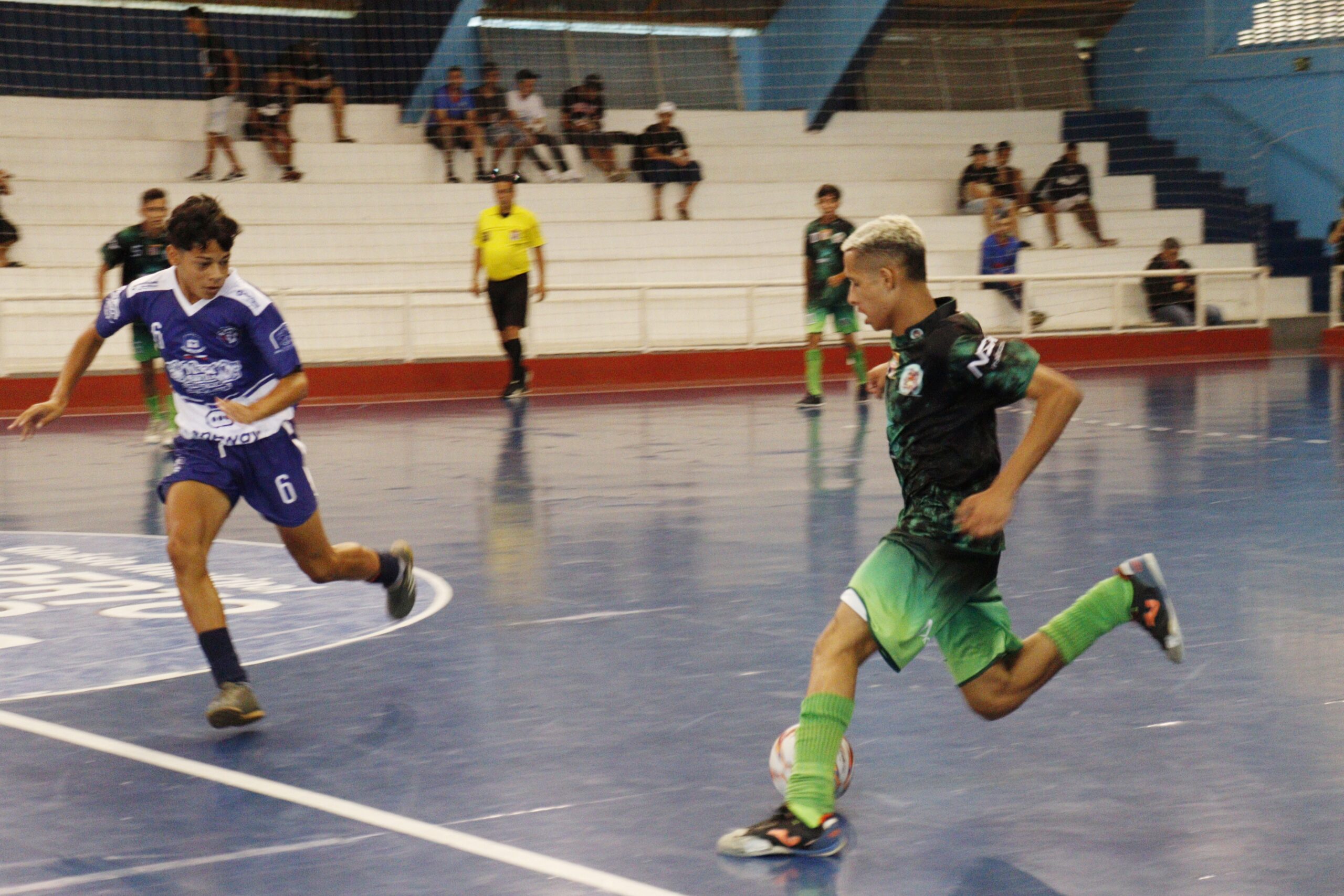 Ginásio do Sesc recebe jogos de torneio de futsal