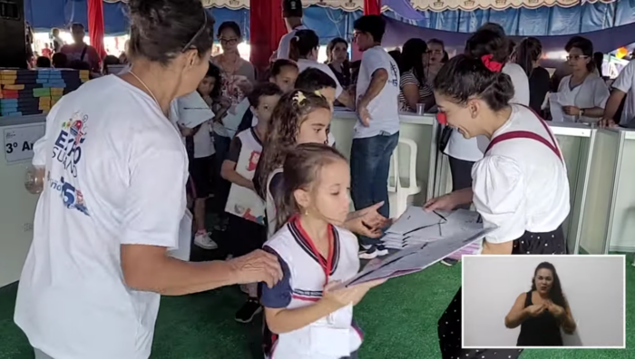 ‘Cola Aí: Minha Escola na TV’ aborda o tema do circo durante o ‘EducaShow’