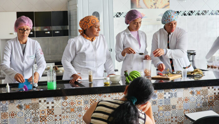 Departamento da Mulher abre novas vagas para o workshop ‘Do vaso para o prato’