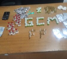 Homem é preso pela GCM com 223 porções de drogas
