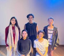 Jovens do Afeganistão apresentam peça ‘Refúgio’ no Centro Cultural Moriconi