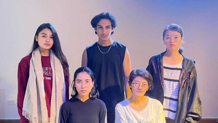 Jovens do Afeganistão apresentam peça ‘Refúgio’ no Centro Cultural Moriconi