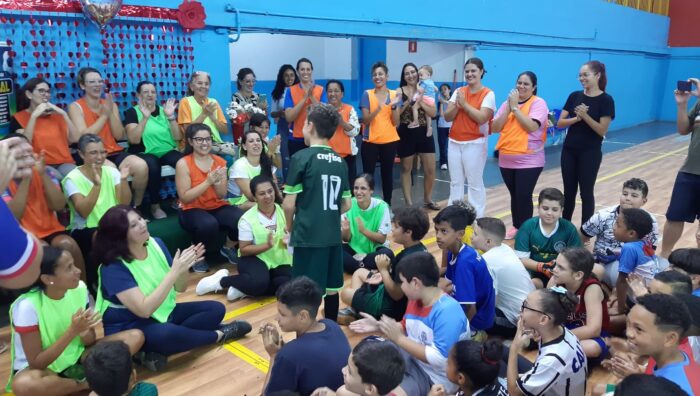 Esporte promove evento de futsal em alusão ao Dia das Mães