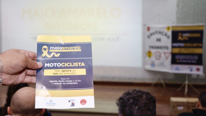 Transporte realiza ação educativa com motociclistas no Cineteatro