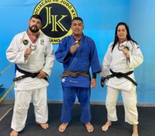 Suzanenses levam medalhas de ouro em torneio paulista de judô