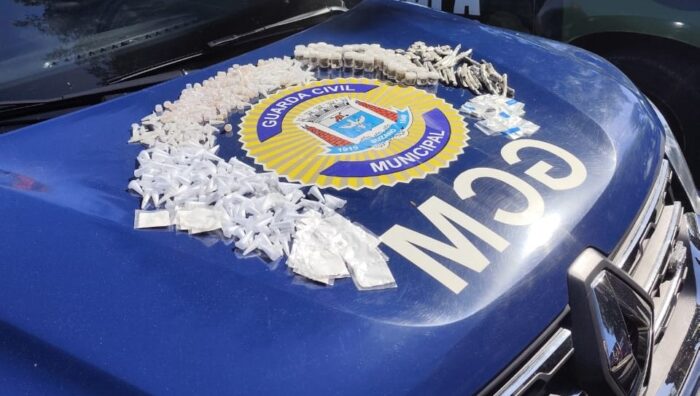 GCM prende suspeito e recolhe 569 porções de drogas em duas ocorrências
