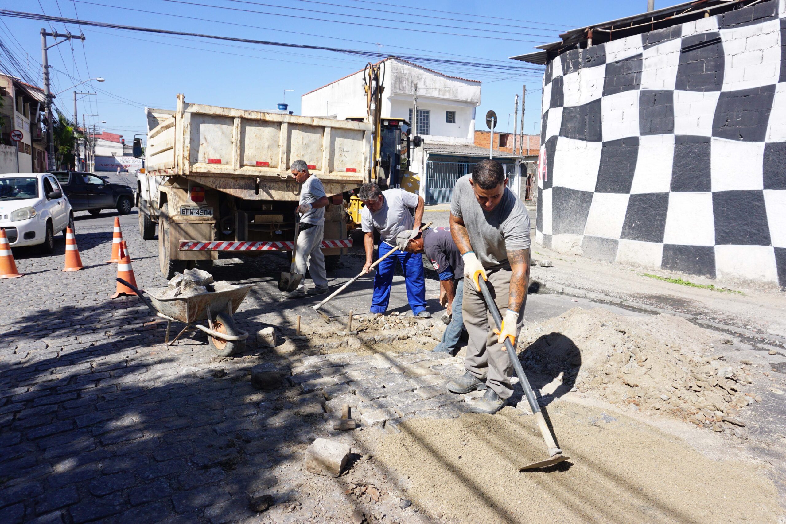 Obras na Vila Urupês vão garantir asfalto nas ruas Jeca Tatu e Ipês