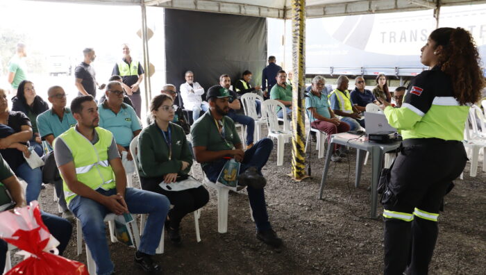 Transporte promove palestra para 30 caminhoneiros