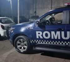 GCM intercepta veículos irregulares e recupera automóvel furtado