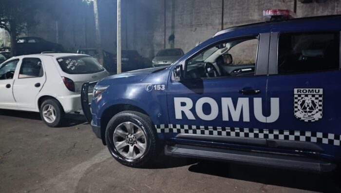 GCM intercepta veículos irregulares e recupera automóvel furtado