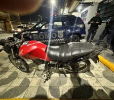 GCM recupera automóvel furtado e recolhe veículos irregulares