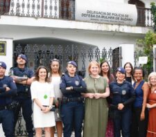 Suzano apresenta ações de combate à violência contra a mulher para comitiva alemã