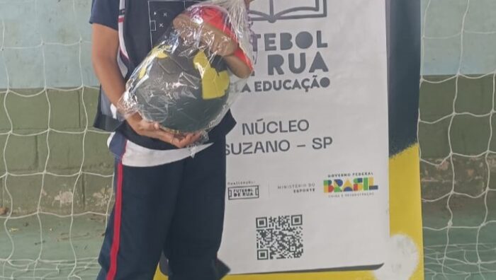 Aluno de escola do Recanto São José vence torneio de embaixadinhas