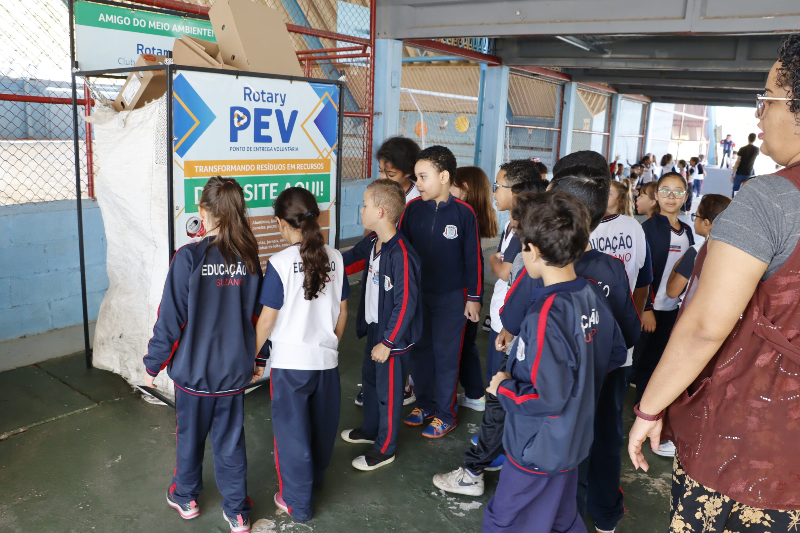 Escola do Jardim Monte Cristo recebe apresentação teatral sobre coleta seletiva