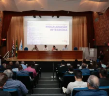 Meio Ambiente recebe veículo do Estado para atividades de fiscalização