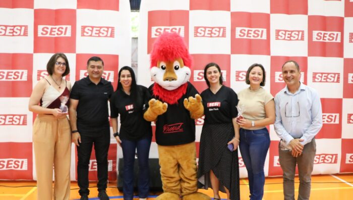 Prefeito prestigia formatura do Proerd na escola do Sesi