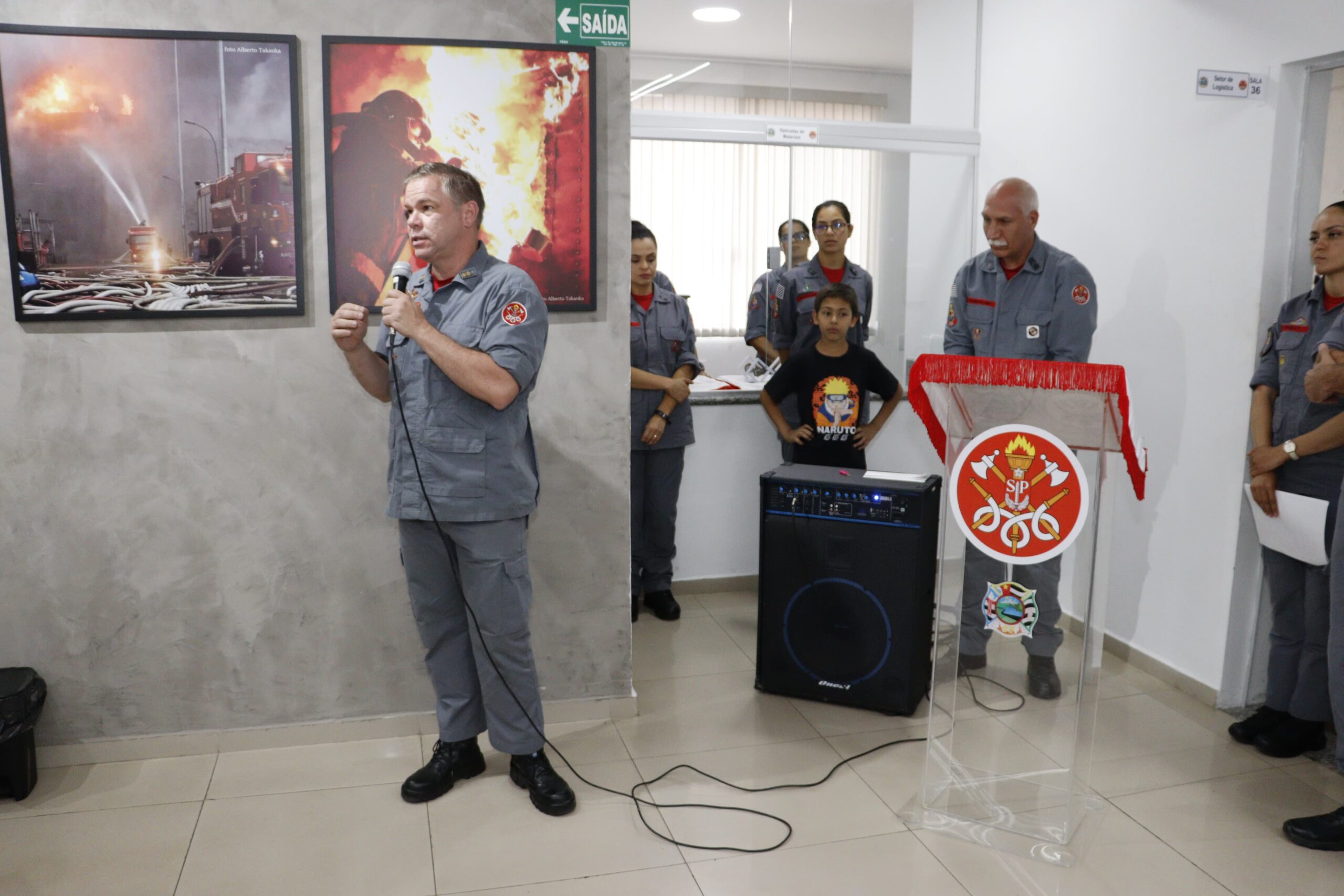 Autoridades suzanenses recebem medalhas dos Bombeiros por trabalho na cidade