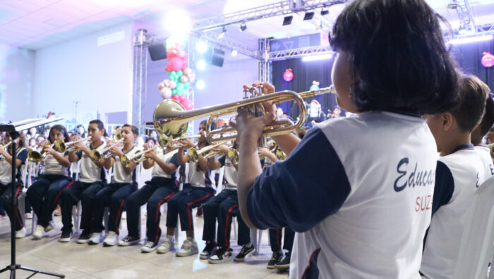 Estudantes da rede municipal apresentam Cantata de Natal no Mirambava