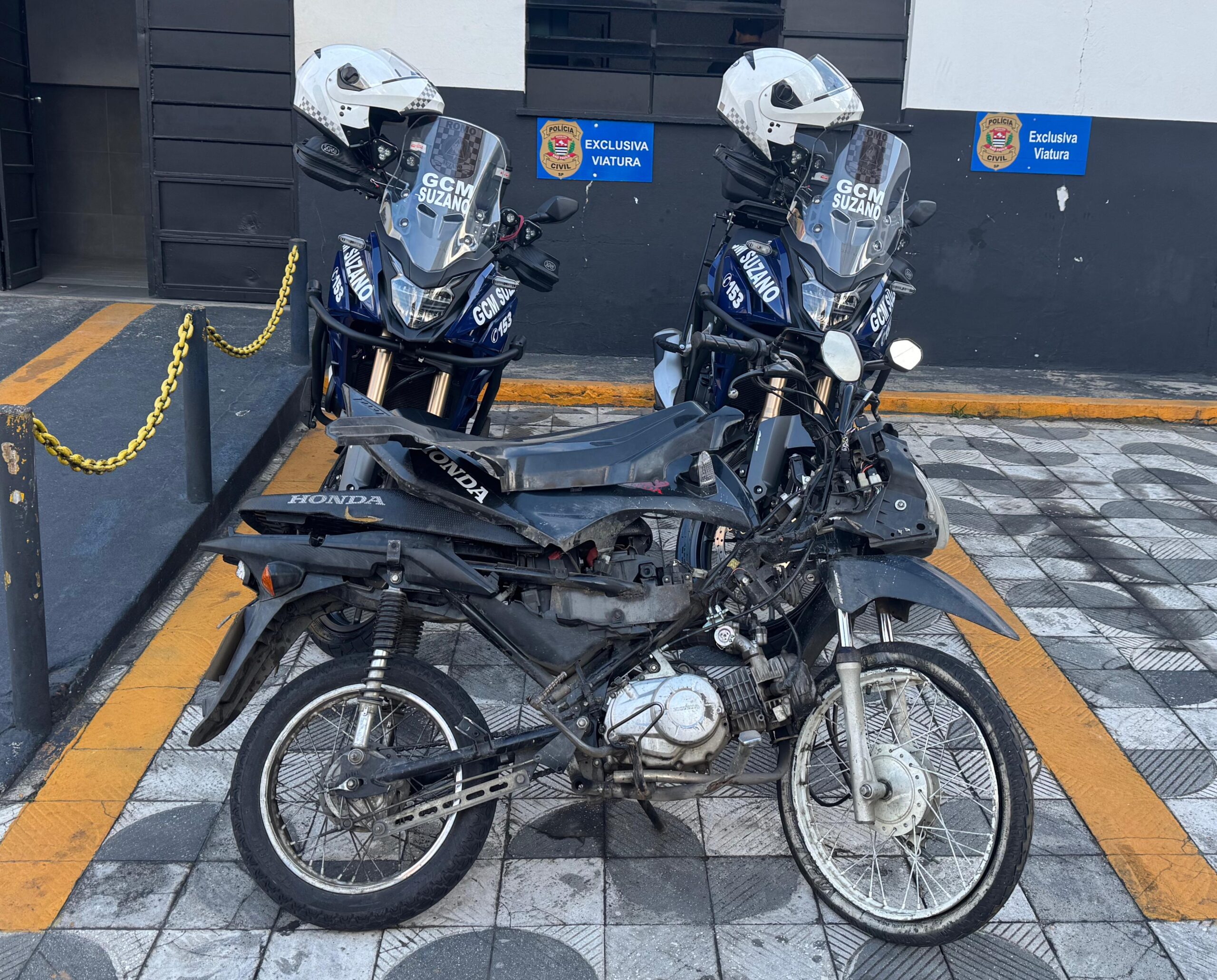 Romo localiza automóvel furtado e recolhe três motocicletas irregulares