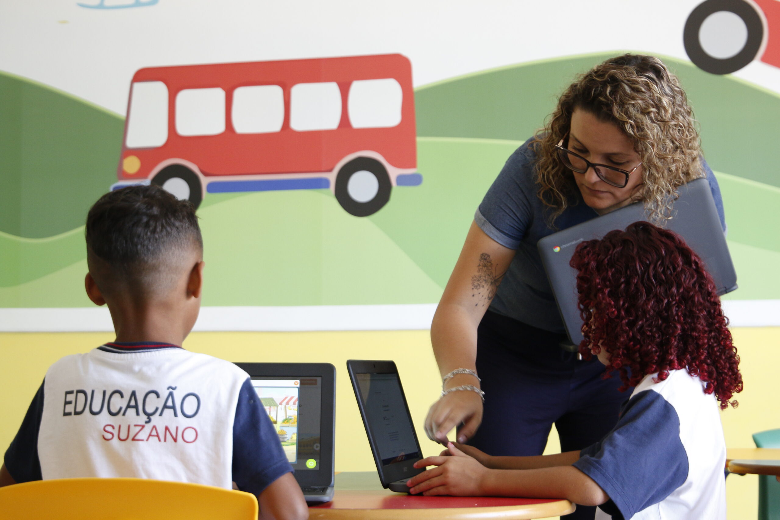 Educação oferta 107,6 milhões de refeições e investe R$ 60,4 milhões em material e uniforme