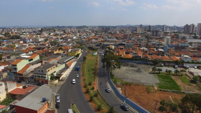 Símbolo da transformação viária da cidade, Marginal do Una completa cinco anos