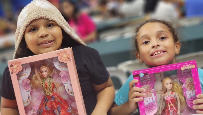 Fundo Social distribui mil brinquedos e 2 mil refeições durante ‘Almoço de Natal’